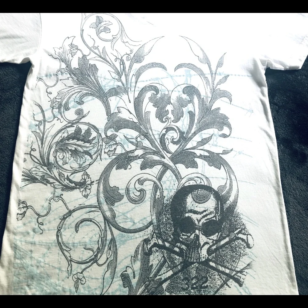 Y2K INC mens Graphic printed V-neck short sleeve tee